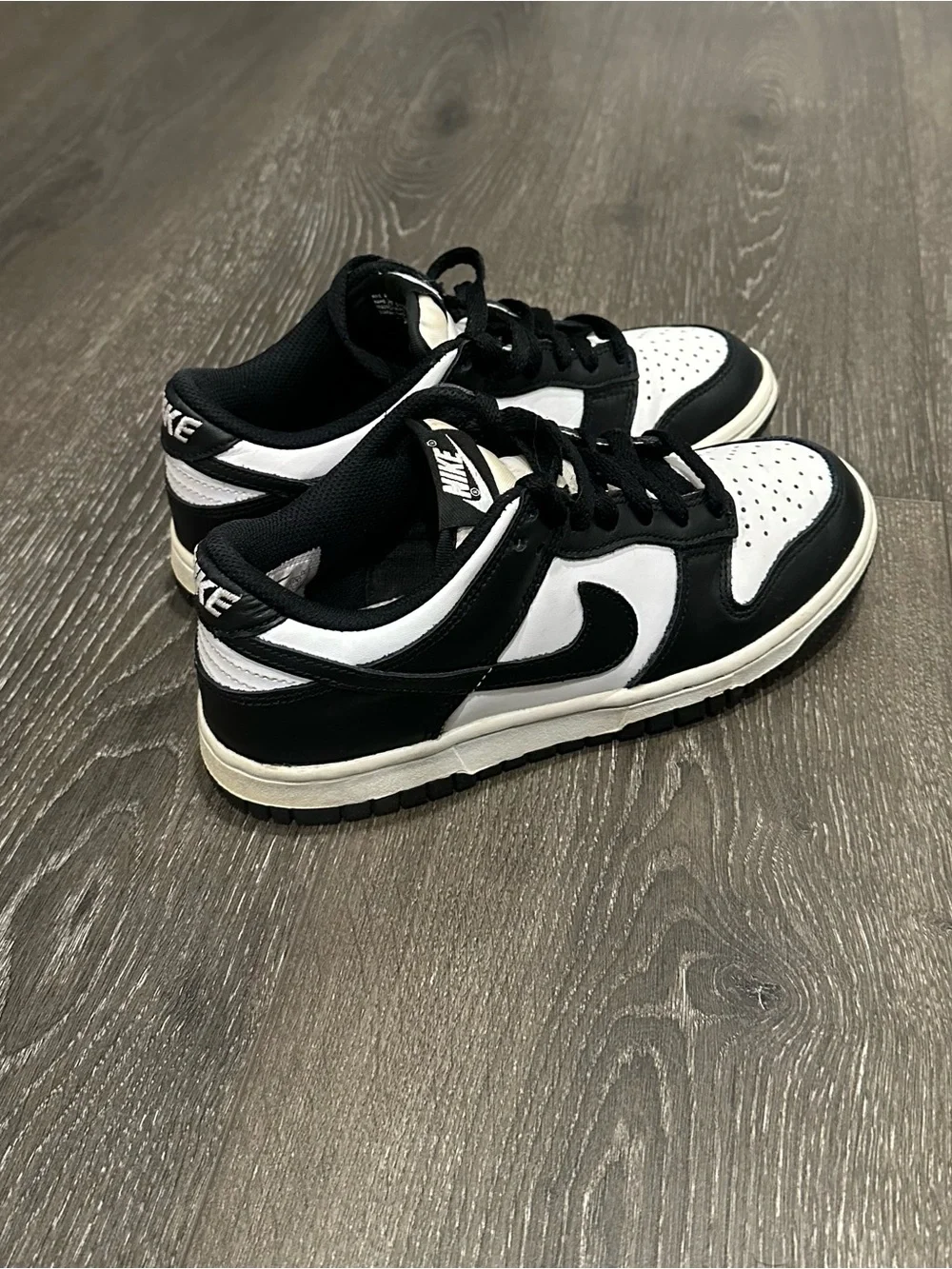 Nike Kids Black and White Dunk  Low-Panda Unisex Sneakers  size 4.5Y